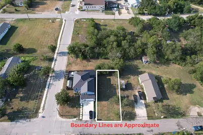 805 E 2nd Street, Taylor, TX 76574 - Photo 4