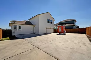 8612 Apogee Blvd, Austin, TX 78744 - Photo 32