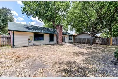 10105 Woodland Village Drive, Austin, TX 78750 - Photo 18