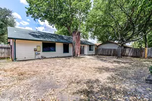 10105 Woodland Village Dr, Austin, TX 78750 - Photo 18