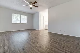 10105 Woodland Village Dr, Austin, TX 78750 - Photo 8