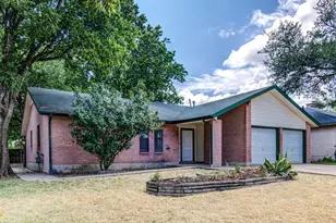 10105 Woodland Village Dr, Austin, TX 78750 - Photo 2