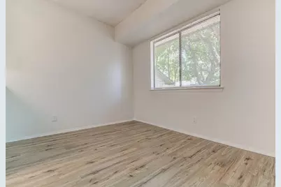 10105 Woodland Village Drive, Austin, TX 78750 - Photo 14