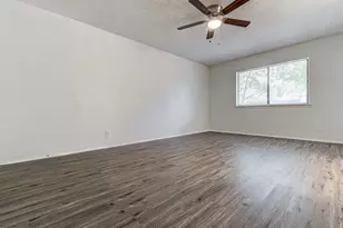 10105 Woodland Village Dr, Austin, TX 78750 - Photo 6