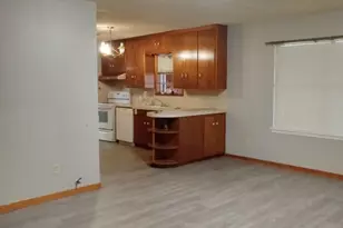 709 W 11th St, Elgin, TX 78621 - Photo 12