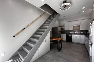 914 E 39th St, Austin, TX 78751 - Photo 6