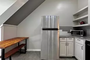 914 E 39th St, Austin, TX 78751 - Photo 8