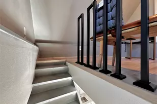 914 E 39th St, Austin, TX 78751 - Photo 14