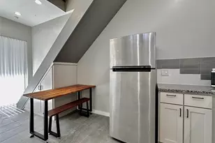 914 E 39th St, Austin, TX 78751 - Photo 12