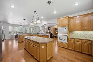 197 Elm Wood Dr, Elgin, TX 78621 - Photo 8