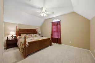 197 Elm Wood Dr, Elgin, TX 78621 - Photo 16