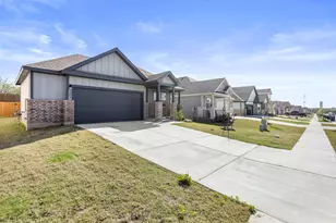 305 Brooks Ranch Dr, Kyle, TX 78640 - Photo 2
