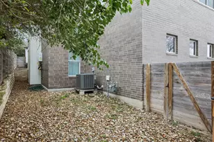 6902 Northeast Dr, Austin, TX 78723 - Photo 36