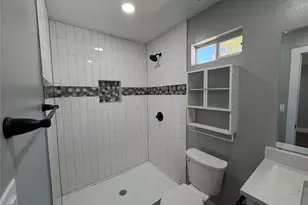 6202 Hogan Ave, Austin, TX 78741 - Photo 12