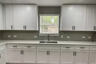 6202 Hogan Ave, Austin, TX 78741 - Photo 8