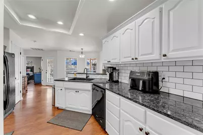 185 Broadmoor Street, Marble Falls, TX 78654 - Photo 10