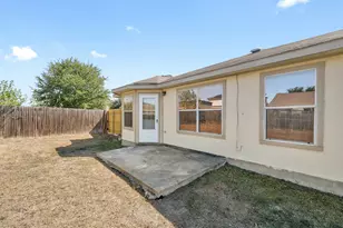 302 Phillips St, Hutto, TX 78634 - Photo 22