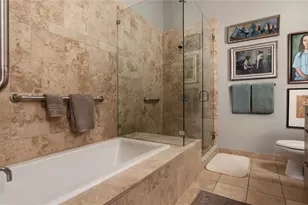 555 E 5th St, Austin, TX 78701 - Photo 24