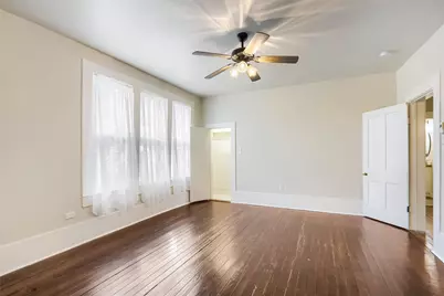 208 N Avenue B, Elgin, TX 78621 - Photo 18