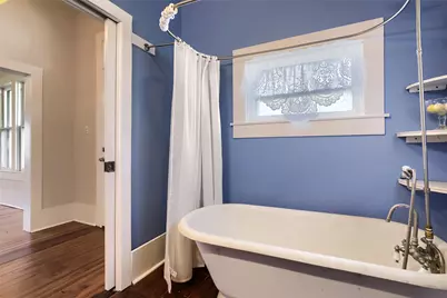 208 N Avenue B, Elgin, TX 78621 - Photo 4