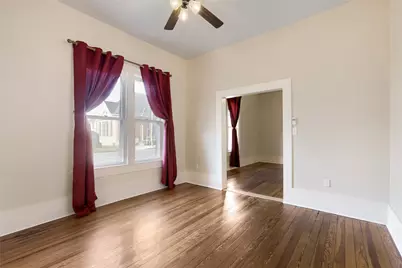 208 N Avenue B, Elgin, TX 78621 - Photo 6