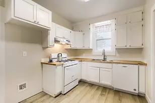 208 N Ave B, Elgin, TX 78621 - Photo 14