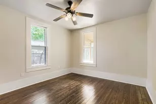 208 N Ave B, Elgin, TX 78621 - Photo 22