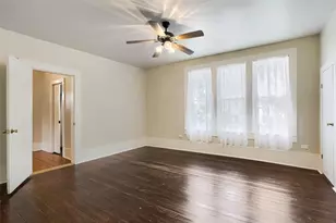 208 N Ave B, Elgin, TX 78621 - Photo 20