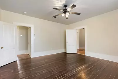 208 N Avenue B, Elgin, TX 78621 - Photo 16