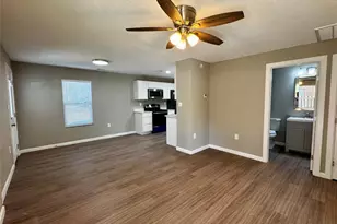 206 W N Loop Blvd, Austin, TX 78751 - Photo 2