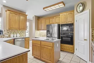 10608 Portrush Ct, Austin, TX 78747 - Photo 20