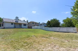 215 Estate Dr, Hutto, TX 78634 - Photo 24