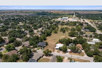 1310 Marshall Street, Taylor, TX 76574 - Photo 8