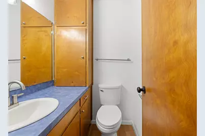 555 E Houston Street, Giddings, TX 78942 - Photo 18