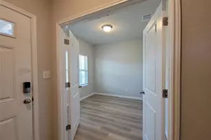 908 Main St, Hutto, TX 78634 - Photo 10