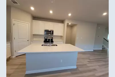 908 Main Street, Hutto, TX 78634 - Photo 8