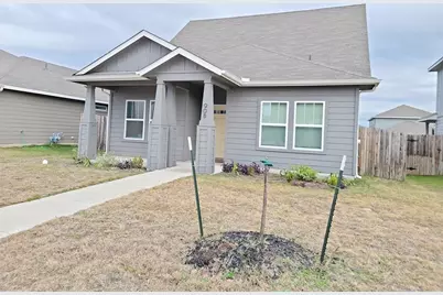 908 Main Street, Hutto, TX 78634 - Photo 2