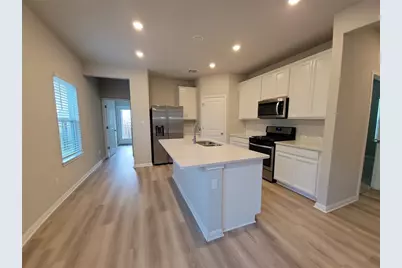908 Main Street, Hutto, TX 78634 - Photo 6