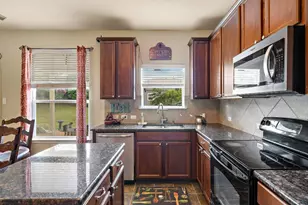 326 Comal Run, Hutto, TX 78634 - Photo 12