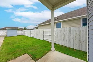 158 Daylily Dr, Elgin, TX 78621 - Photo 30