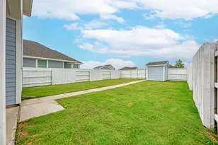 158 Daylily Dr, Elgin, TX 78621 - Photo 32