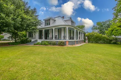 1109 Pecan Street, Bastrop, TX 78602 - Photo 2