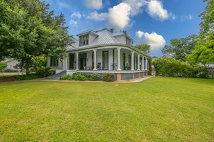 1109 Pecan St, Bastrop, TX 78602 - Photo 2