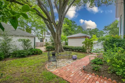 1109 Pecan Street, Bastrop, TX 78602 - Photo 34