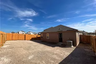 364 Crescent Park Dr, Jarrell, TX 76537 - Photo 24