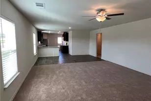 364 Crescent Park Dr, Jarrell, TX 76537 - Photo 6