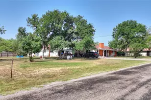 107 W Oriole Dr, Marble Falls, TX 78654 - Photo 4