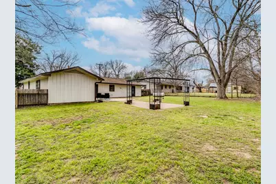 105 Maynard Street, Bastrop, TX 78602 - Photo 20