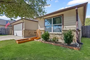 1315 Lantana Ct, Gonzales, TX 78629 - Photo 4