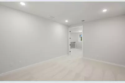 400 Bear Paw Run, Georgetown, TX 78628 - Photo 28